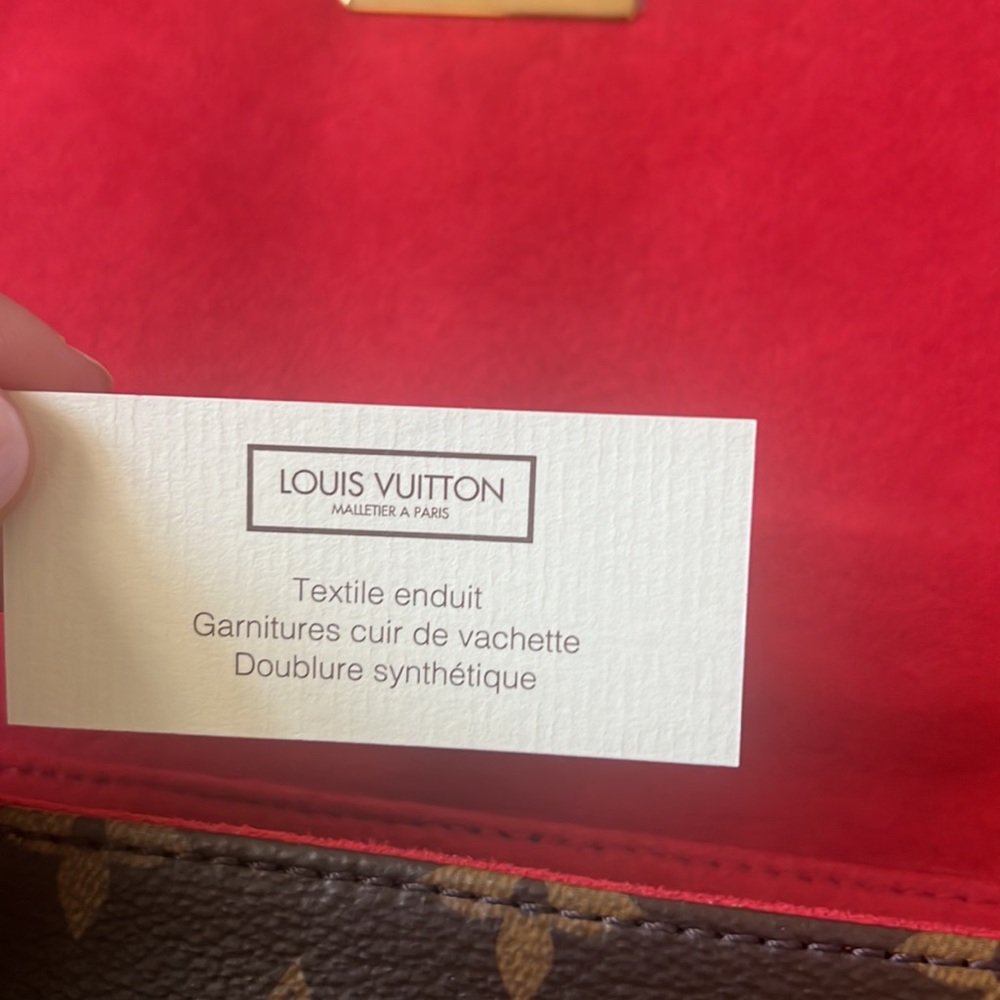 Louis Vuitton handbag also comes with a Louis Vuitton strap - Picture 4 of 5